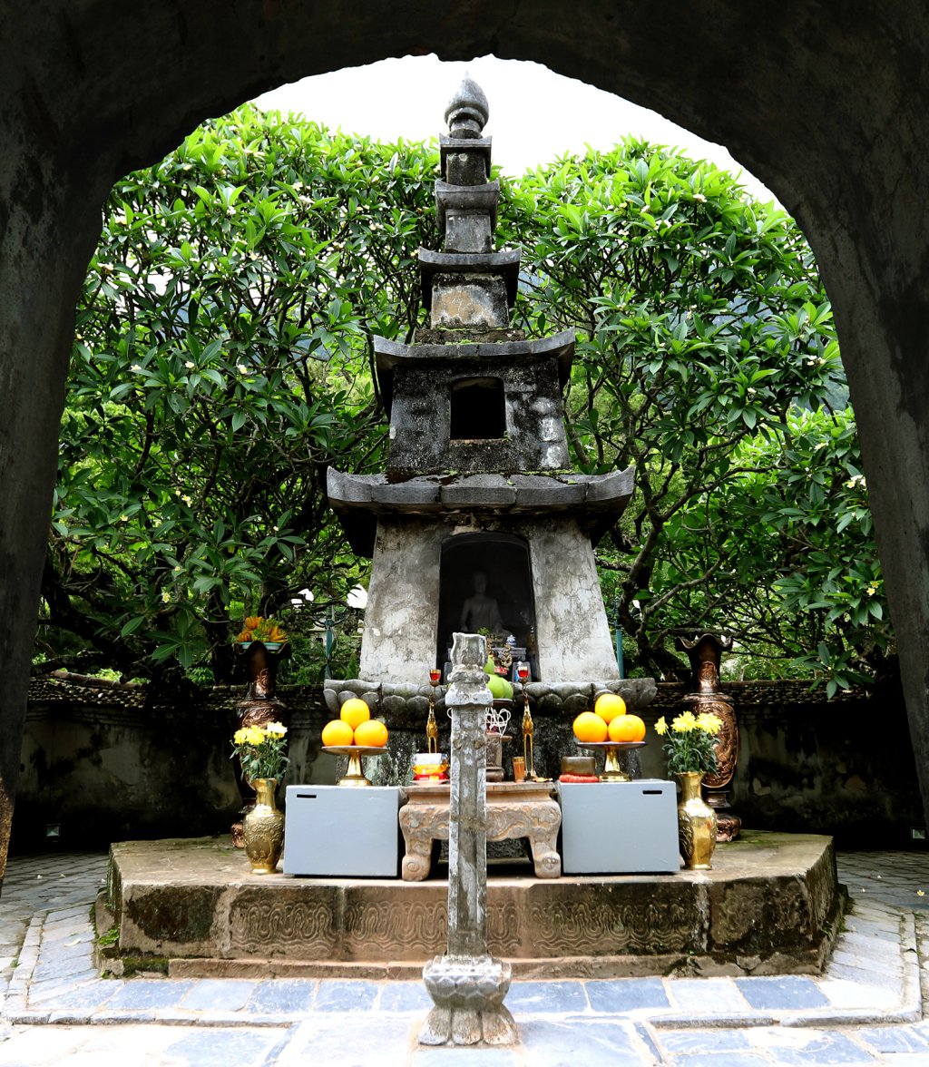 Tháp tổ Huệ Quang.