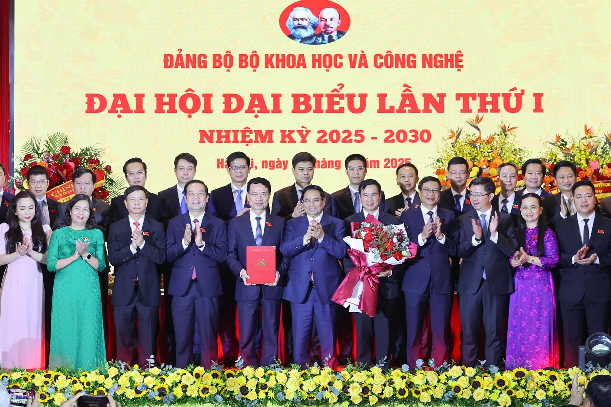 Khoa học công nghệ, Đổi mới sáng tạo và Chuyển đổi số: “Con đường tất yếu” để Việt Nam trở thành nước phát triển - Ảnh 6.