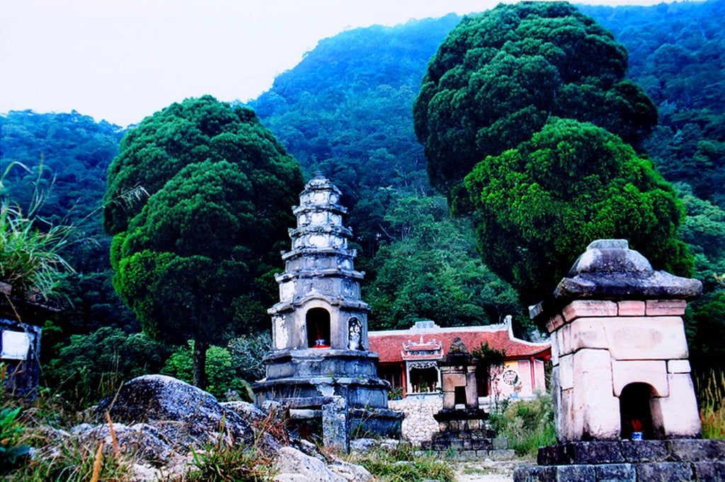 Chùa Vân Tiêu nhìn từ xa.