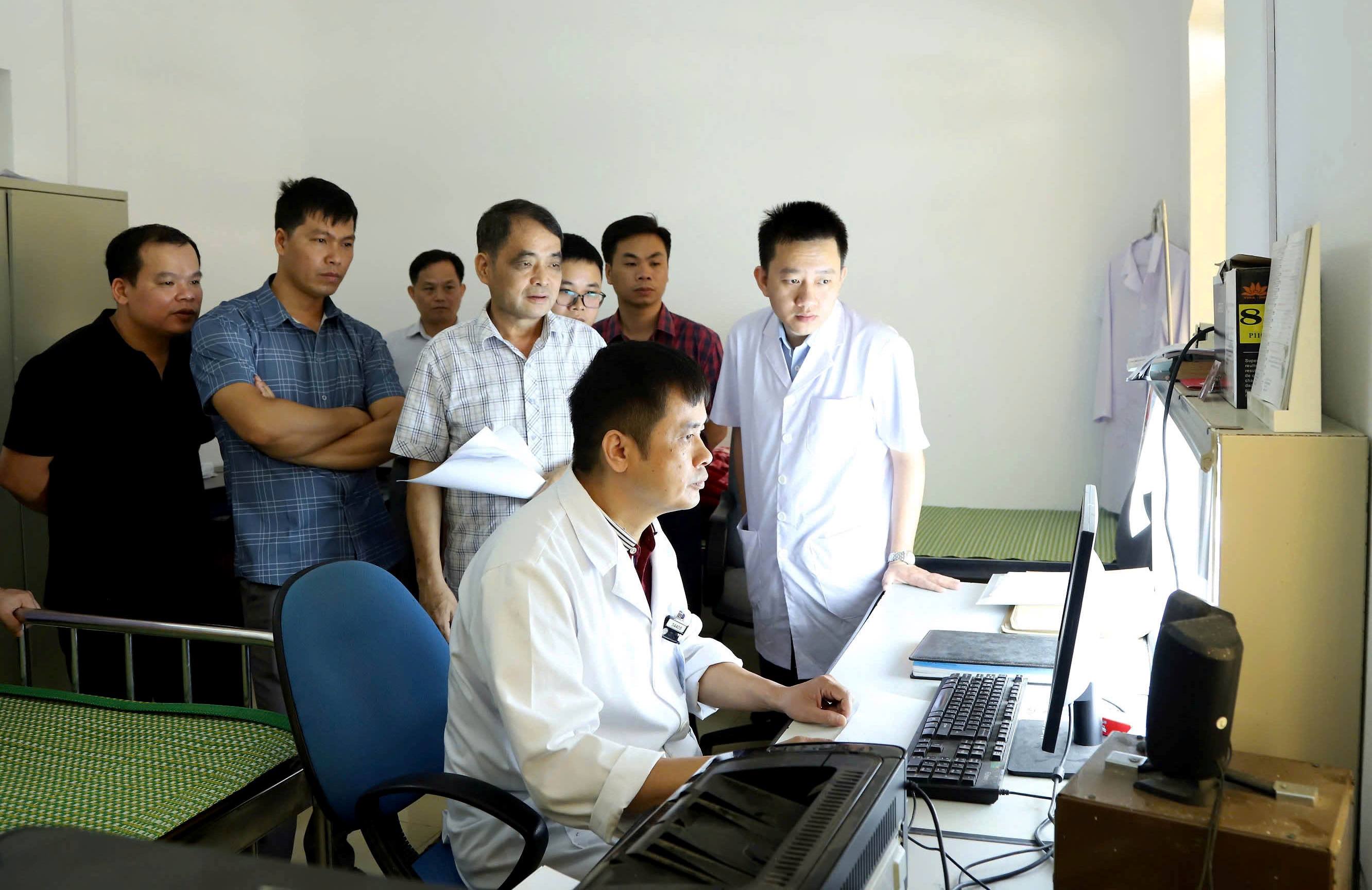 Kiểm tra các điều kiện chuẩn bị tiến độ thực hiện hồ sơ bệnh án điện tử tại Bệnh viện Quảng Uyên và công tác y tế phục vụ Lễ Khởi công Dự án đầu tư xây dựng tuyến cao tốc Đồng Đăng - Trà Lĩnh giai đoạn 2