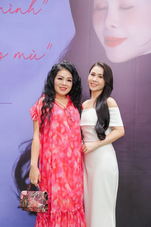 Giảng viên thanh nhạc hát bolero khiến Anh Thơ xin làm fan- Ảnh 1.