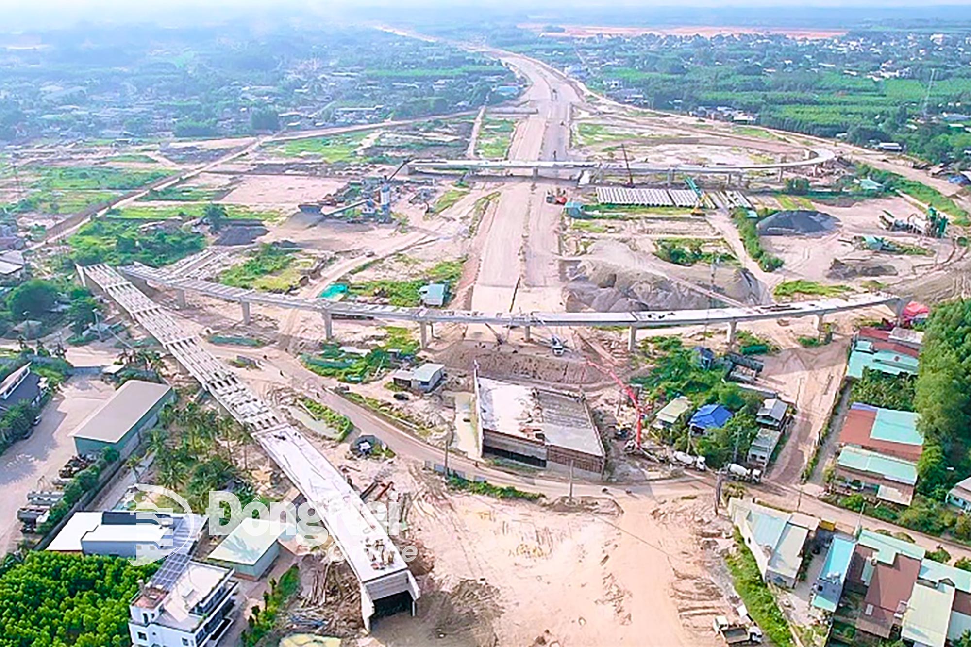 Dự kiến hoàn thành gói thầu kết nối 2 tuyến đường cao tốc trong tháng 4-2026