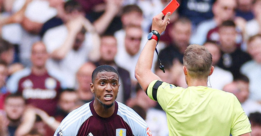 Aston Villa cầm hòa Newcastle trong thế thiếu người
