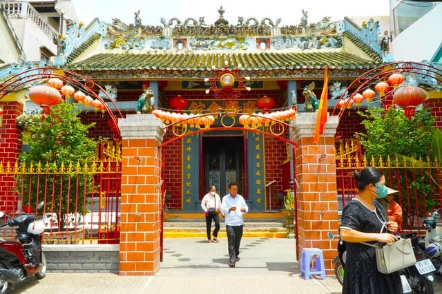 Độc đáo ngôi chùa cổ gần 130 năm tuổi ở bến Ninh Kiều- Ảnh 1.