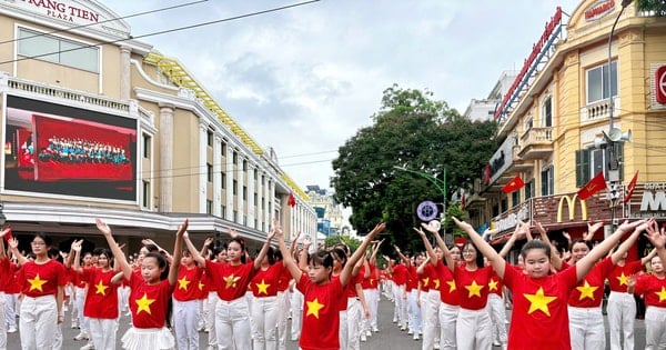 800 học sinh phường Cửa Nam đồng diễn chào mừng 80 năm Cách mạng Tháng Tám và Quốc khánh 2-9