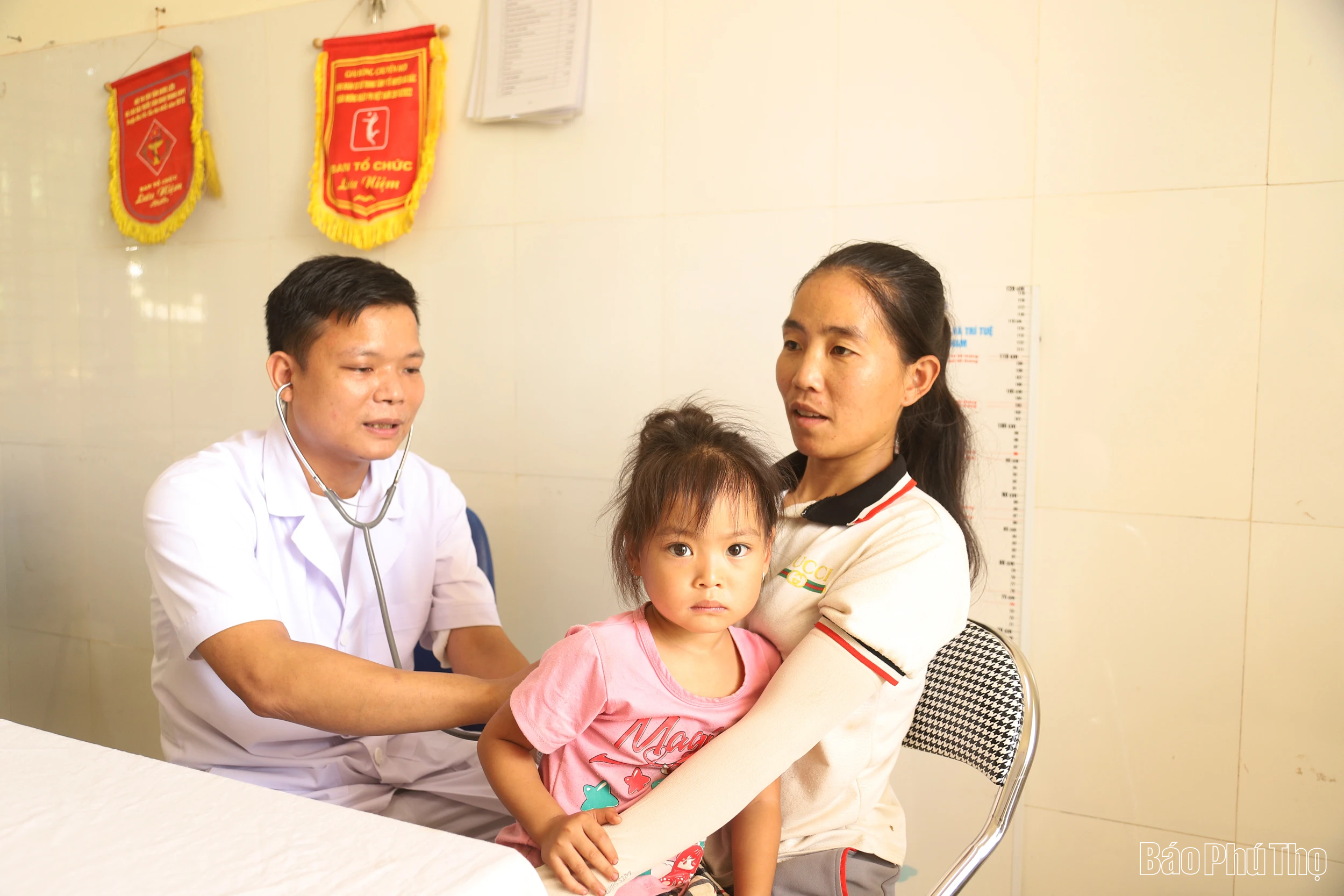 Thăm Căn cứ cách mạng Mường Diềm