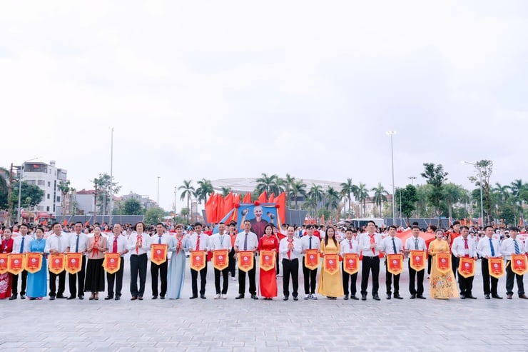 Đông Anh khai mạc Đại hội Thể dục thể thao lần thứ I và Hội trại truyền thống thanh thiếu nhi năm 2025- Ảnh 7.