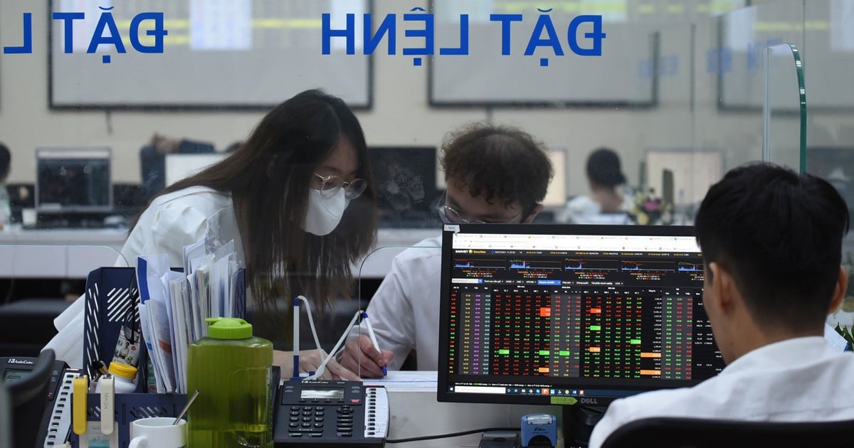Vì sao nhiều doanh nghiệp bất động sản đua nhau chào bán cổ phiếu?