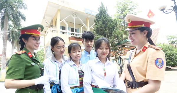 Công an nhân dân “Vì nước quên thân, vì dân phục vụ”