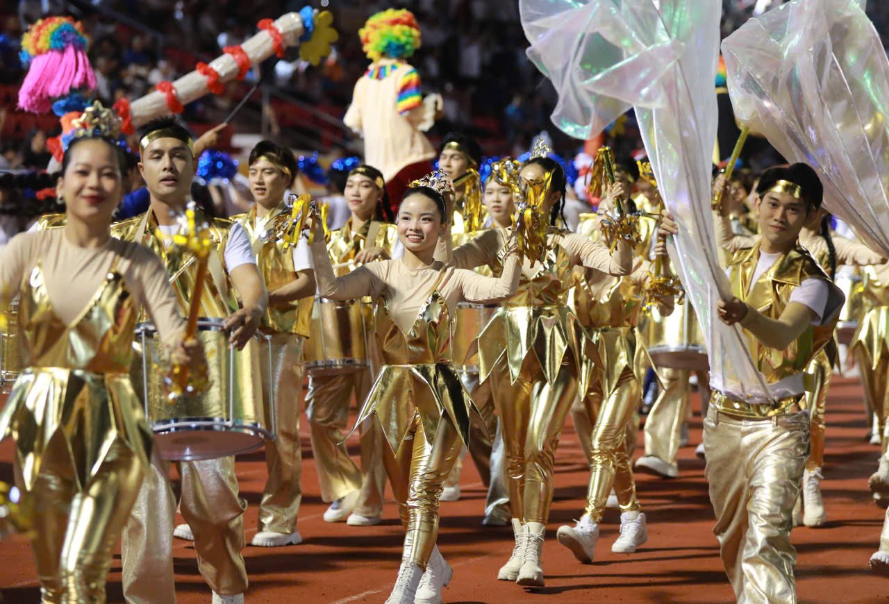 CLB Công an TP.HCM thắng trận đầu V-League: Lâu rồi sân Thống Nhất mới vui đến thế!- Ảnh 1.