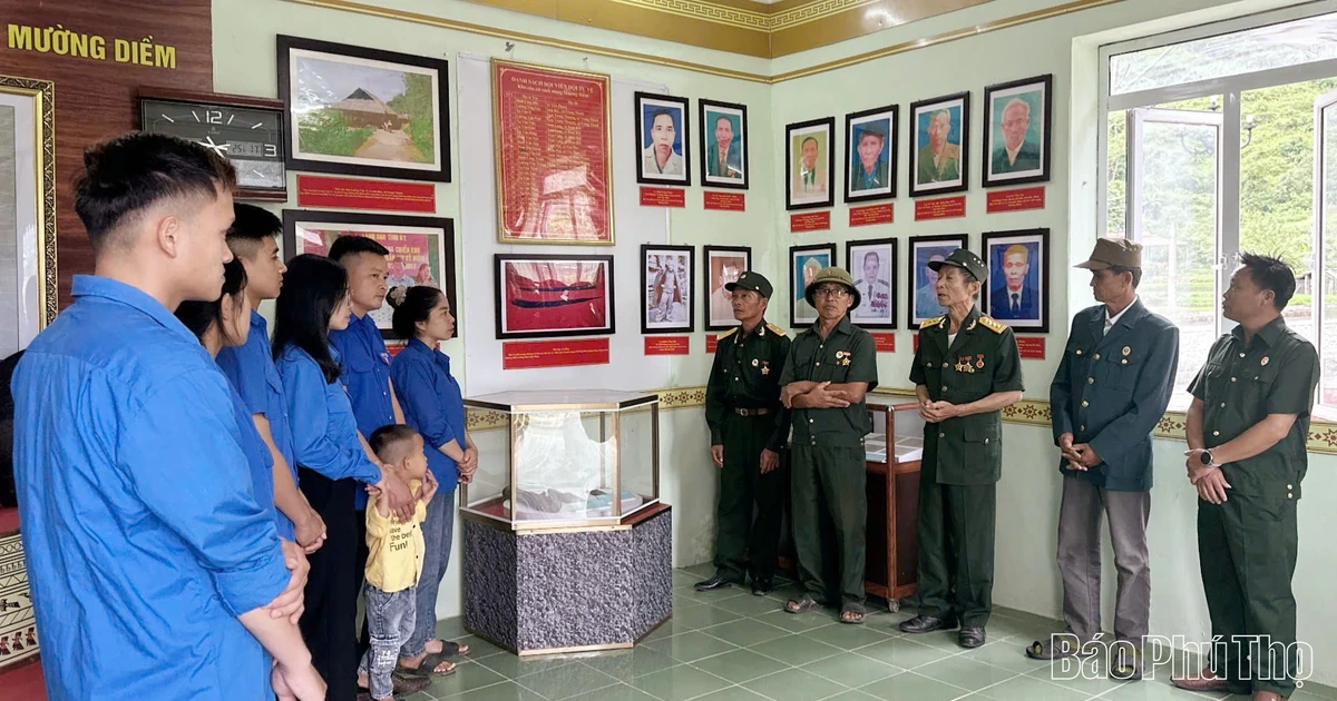Thăm Căn cứ cách mạng Mường Diềm