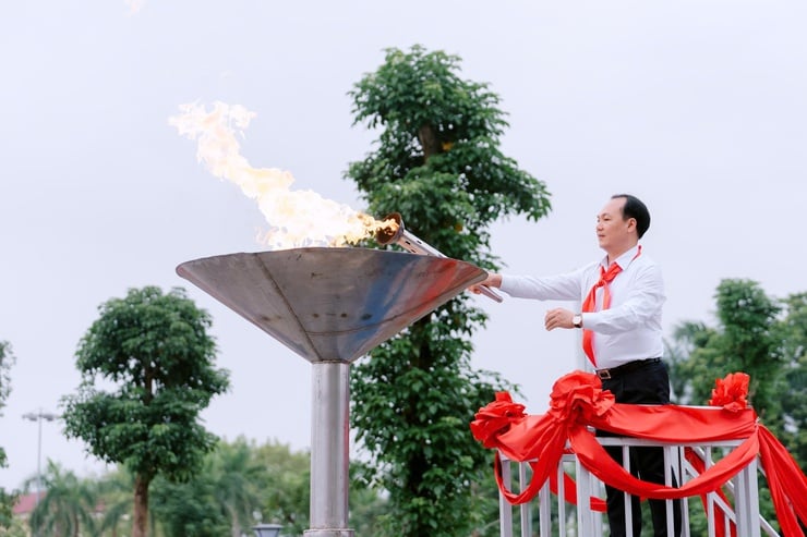 Đông Anh khai mạc Đại hội Thể dục thể thao lần thứ I và Hội trại truyền thống thanh thiếu nhi năm 2025- Ảnh 4.