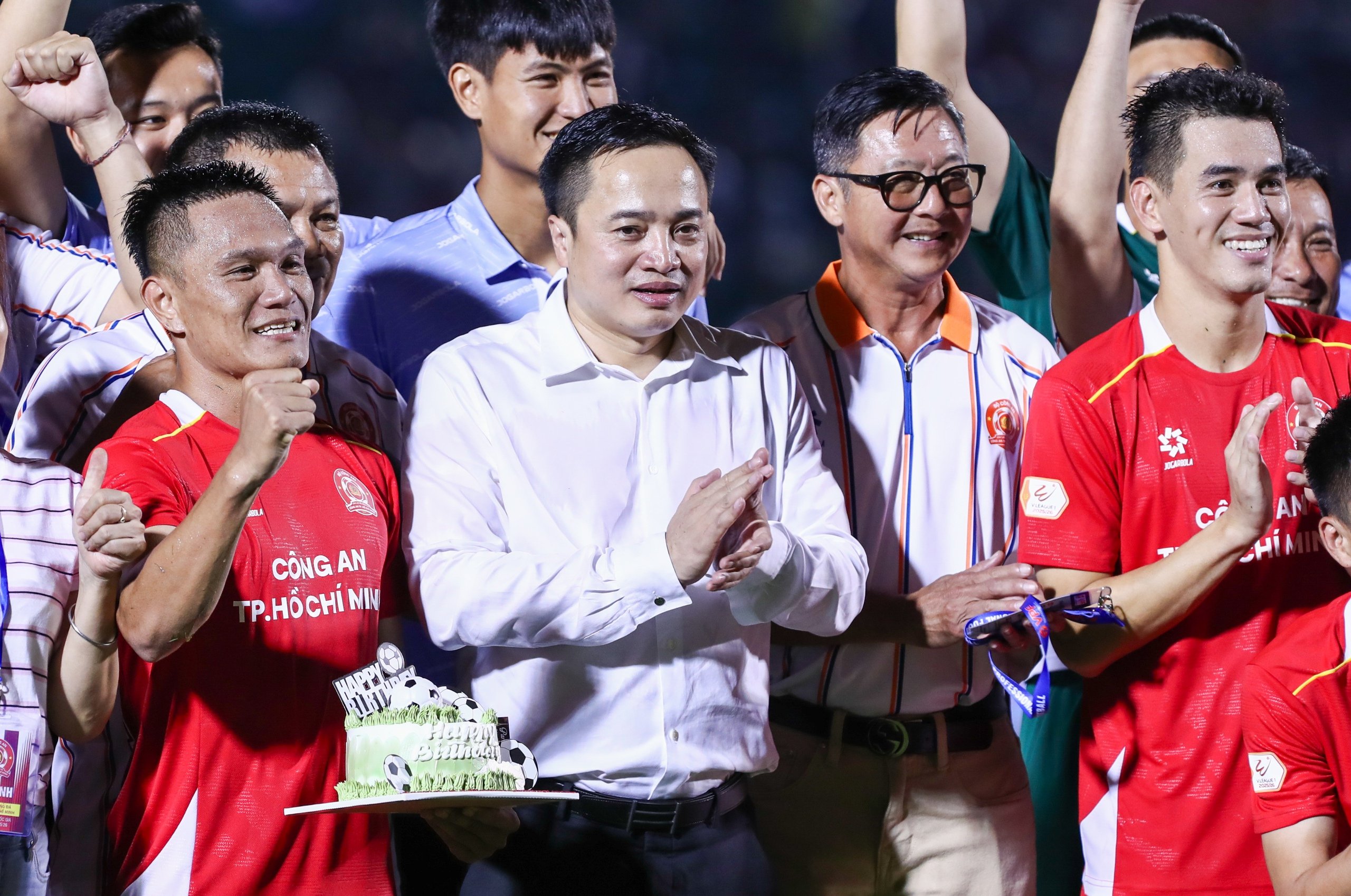 Sinh nhật đáng nhớ của Quang Hùng - Ảnh 9.