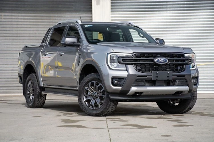 フォードレンジャーV6東南アジア市場で登場