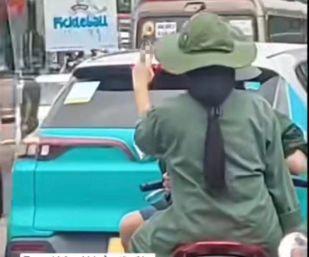 Nữ sinh có hành động khiếm nhã với đoàn xe A80: Các con ăn năn hối lỗi - 1