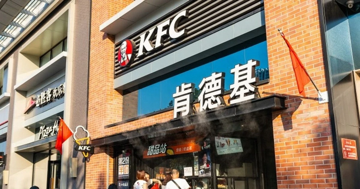 Cuộc chiến gà rán- KFC tìm cách hồi sinh thương hiệu