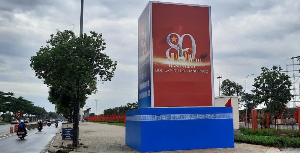 Viele Straßen, die zur National Achievements Exhibition führen, sind mit Fahnen und Bannern geschmückt – Foto 5