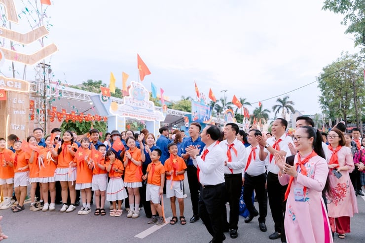 Đông Anh khai mạc Đại hội Thể dục thể thao lần thứ I và Hội trại truyền thống thanh thiếu nhi năm 2025- Ảnh 11.
