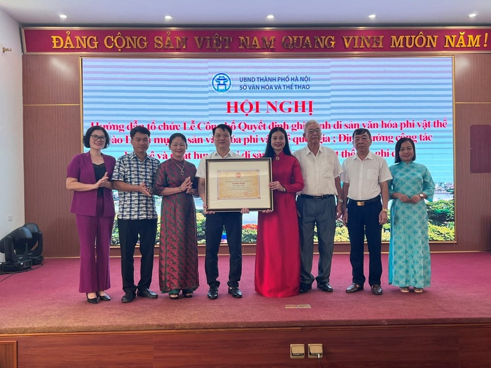 Hà Nội: 6 lễ hội truyền thống được trao chứng nhận Di sản văn hóa phi vật thể quốc gia - ảnh 2