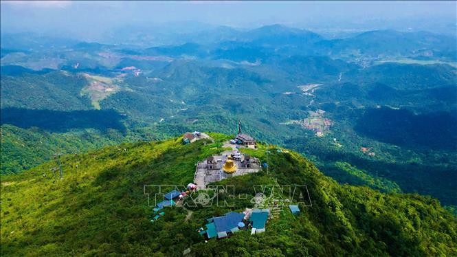 The sacred Yen Tu mountain range. Illustration photo: