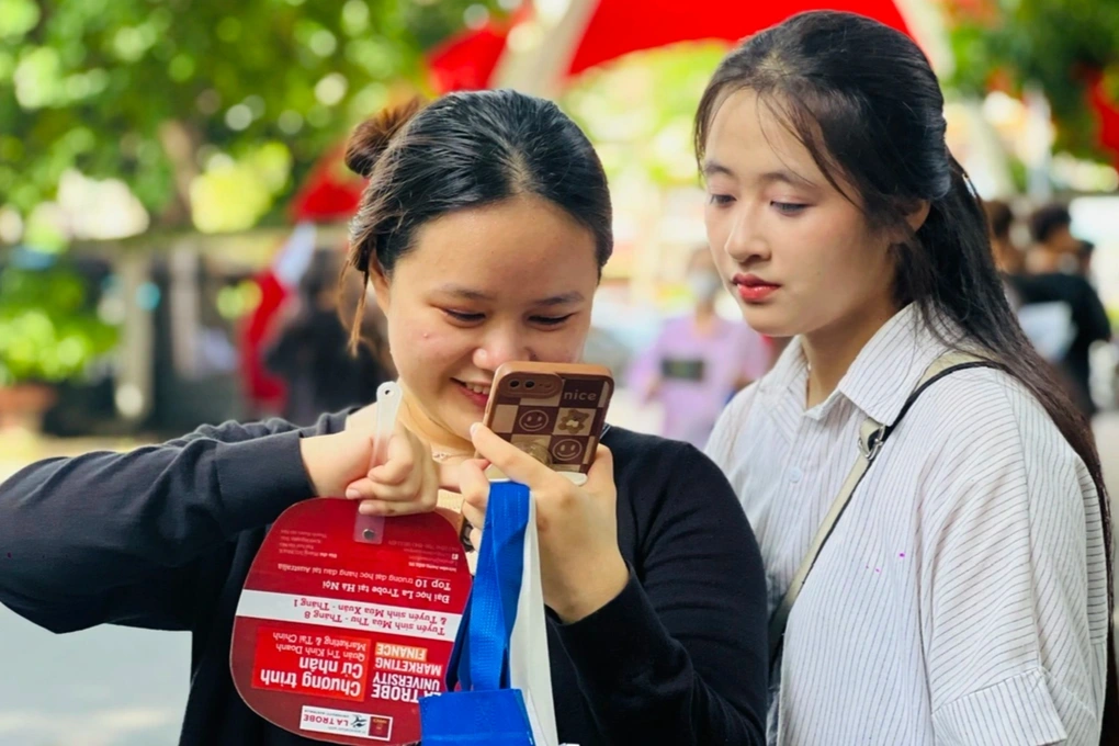 Dự kiến điểm chuẩn một số trường đại học, có nơi tăng vọt đến 6 điểm - 1