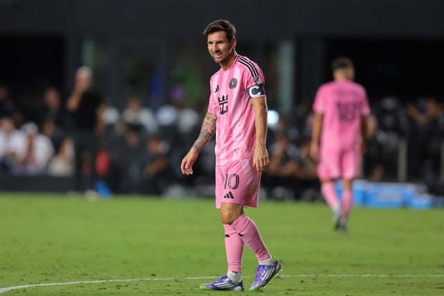 Messi có hành động cực lạ gây lo lắng, điều gì đã xảy ra? - Ảnh 1.