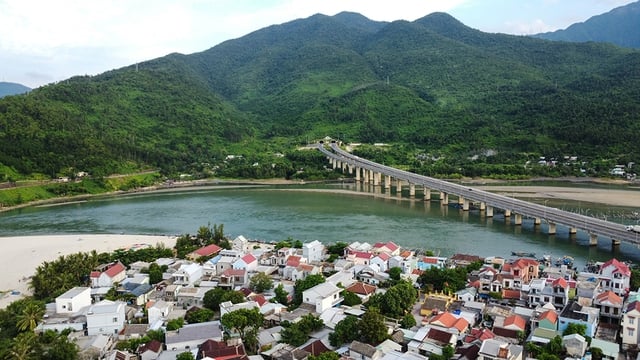 Khám phá văn hóa làng An Cư: Nét đẹp yên bình bên vịnh Lăng Cô - Ảnh 1.