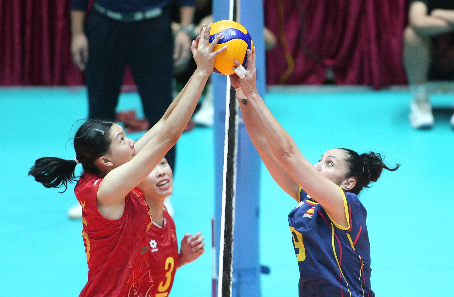 tuyen bong chuyen nu viet nam tay ban nha 11.JPG