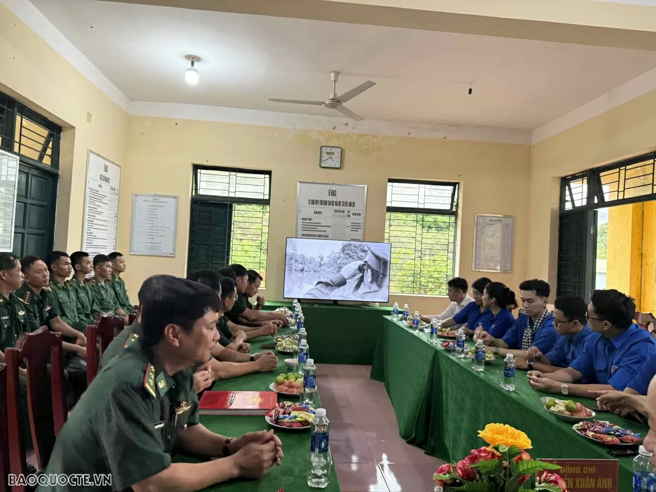 Đoàn công tác thanh niên Bộ Ngoại giao thăm, động viên cán bộ, chiến sĩ Đồn Biên phòng Bù Gia Mập, Đồng Nai