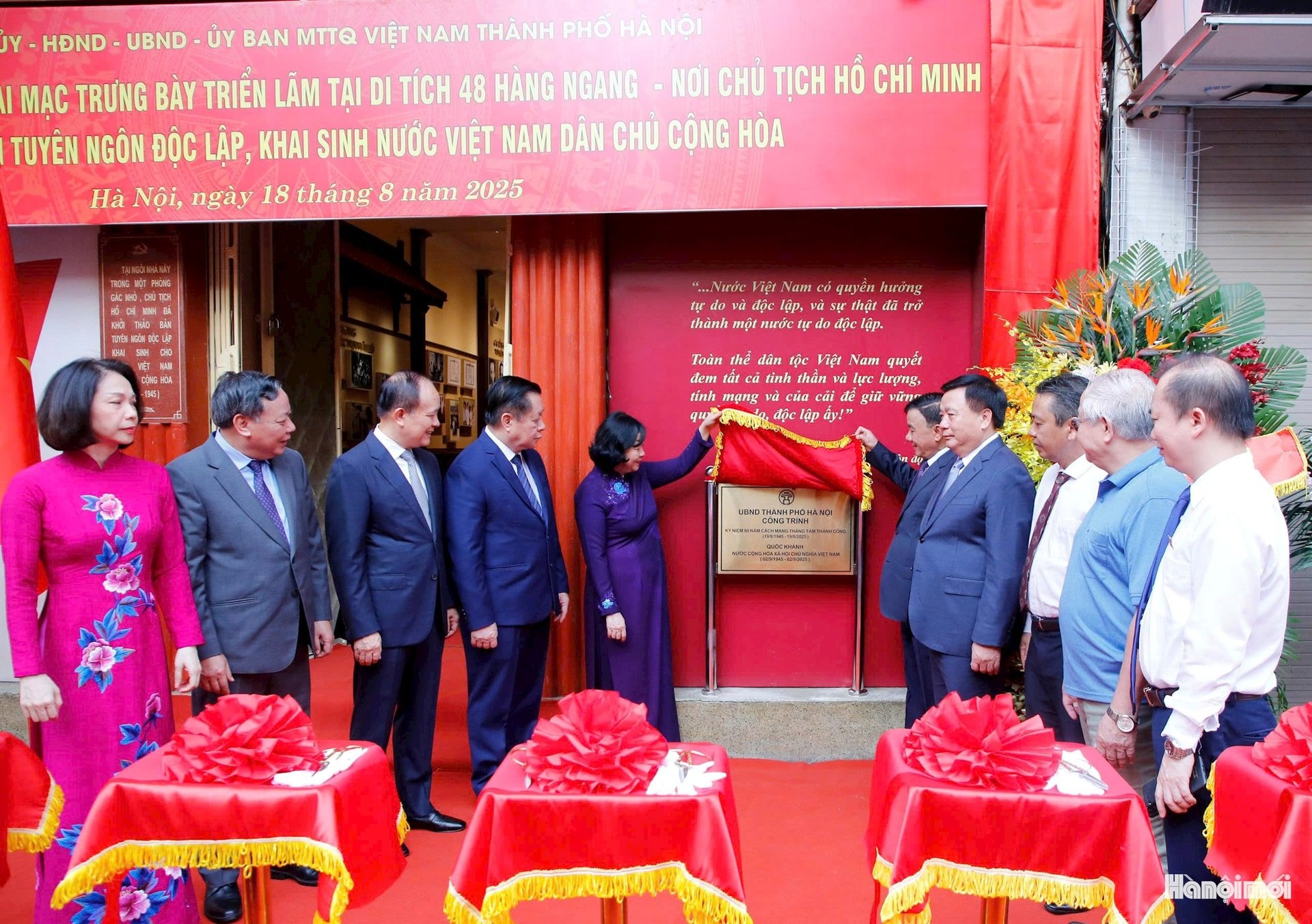 Hà Nội gắn biển công trình và trưng bày triển lãm tại di tích lịch sử 48 Hàng Ngang - Ảnh 7.