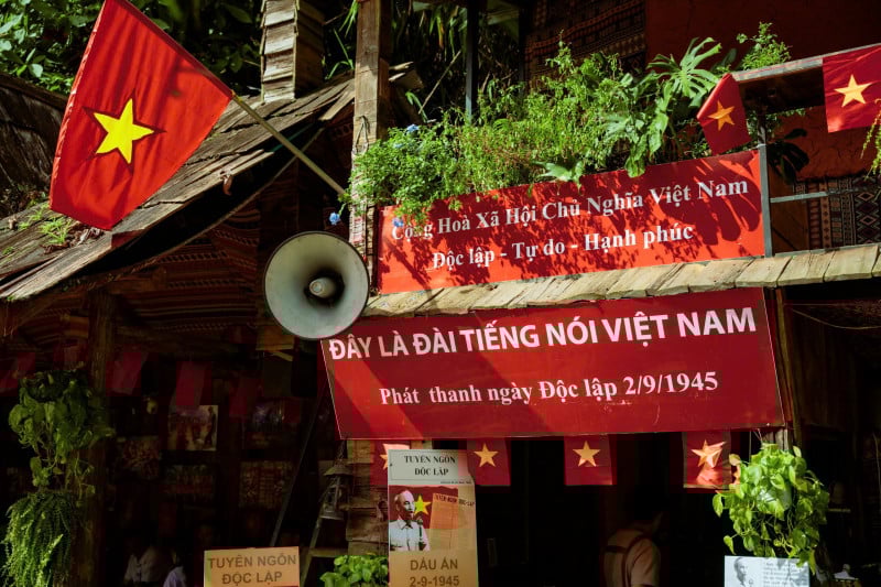 Lào Cai tăng cường phục vụ khách du lịch dịp 80 năm Cách mạng Tháng Tám và Quốc khánh 2/9 - Ảnh 3.