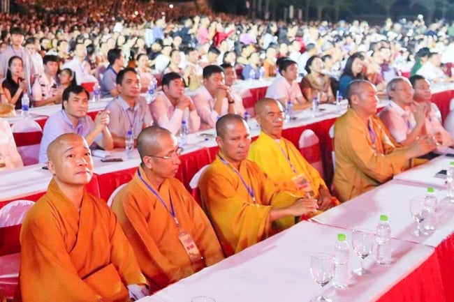 Thủ tướng: Di sản Văn hóa thế giới Yên Tử - Vĩnh Nghiêm - Côn Sơn, Kiếp Bạc làm phong phú thêm nền văn hóa đậm đà bản sắc của Việt Nam - Ảnh 3.