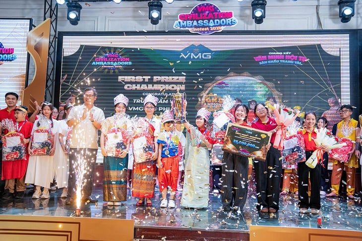 Chung kết hùng biện tiếng Anh ‘Đại sứ văn minh’ - Ảnh 3.