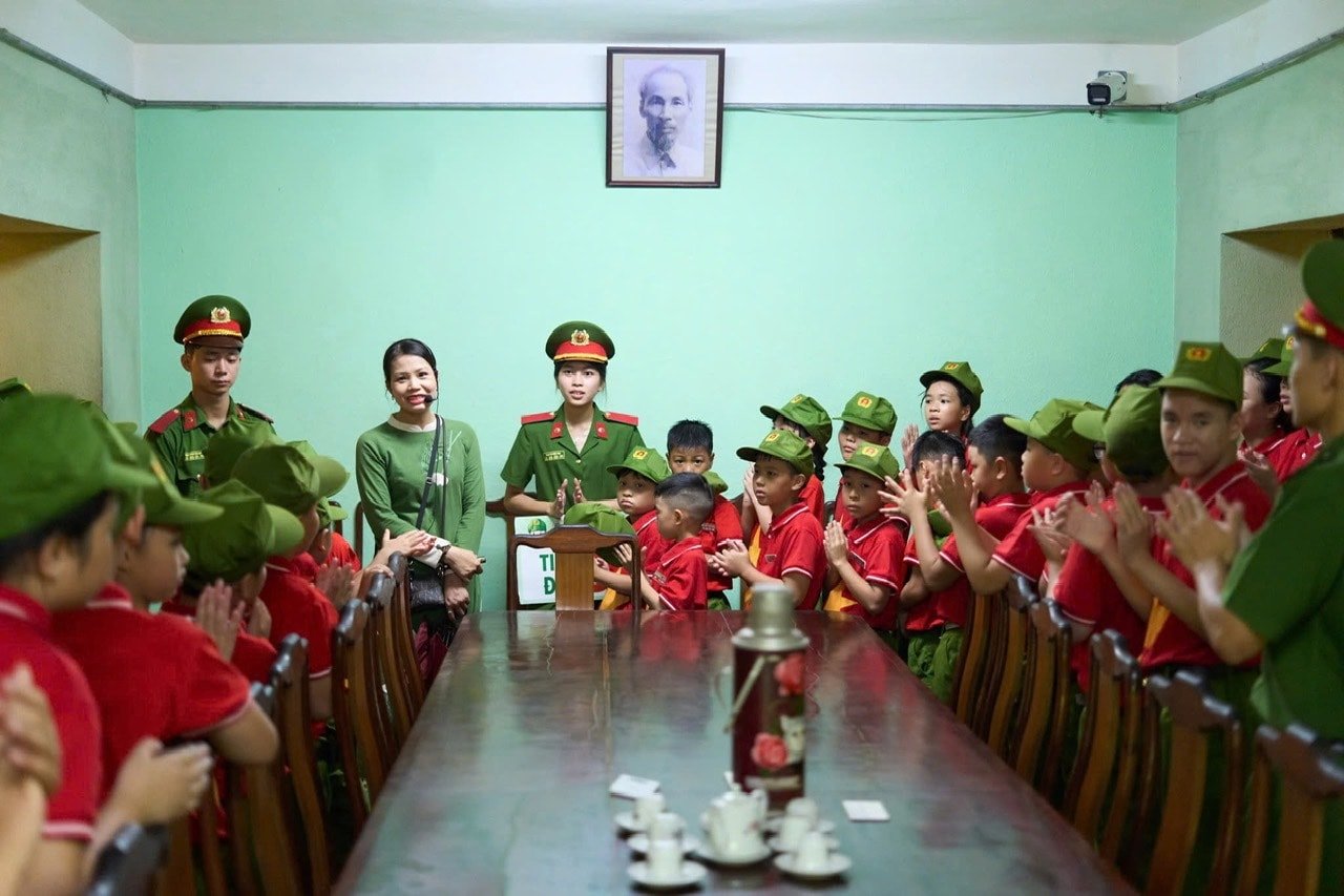 Hoạt động trải nghiệm cho học sinh tại di tích Nhà và Hầm D67 tại Hoàng thành Thăng Long