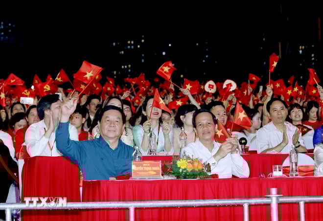 ttxvn-chuong-trinh-nghe-thuat-dac-biet-tu-hao-la-nguoi-viet-nam3.jpg