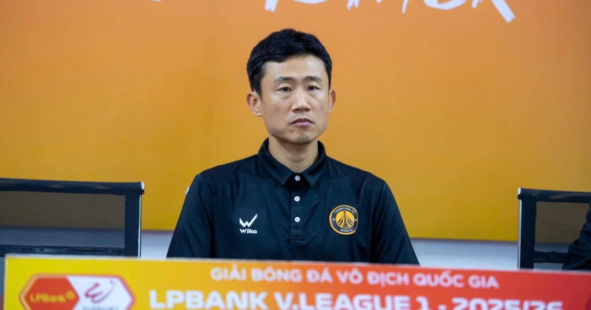HLV Choi Won-kwon muốn Thanh Hóa vô địch V-League, HLV Đà Nẵng lại chỉ mong trụ hạng