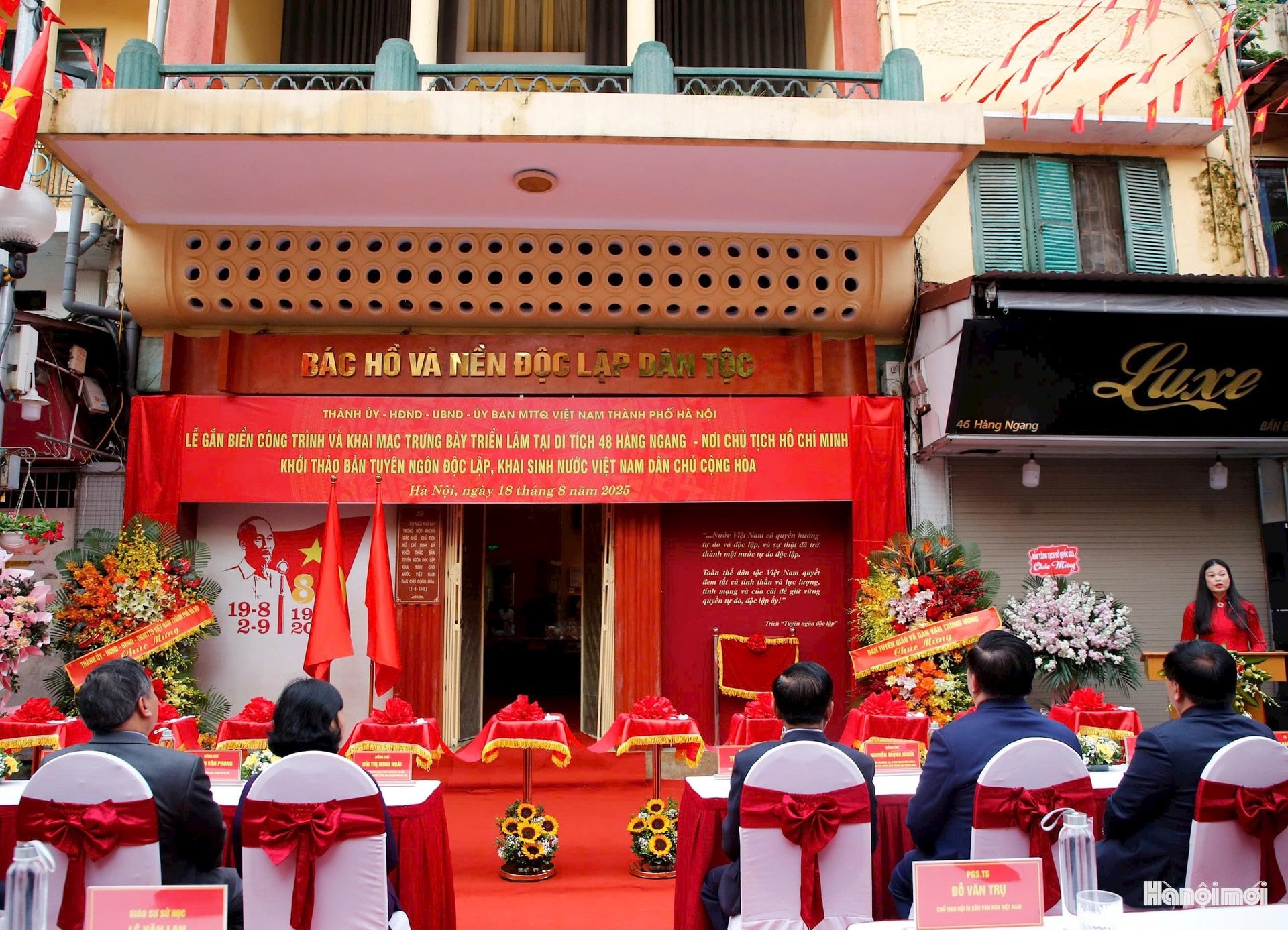 Hà Nội gắn biển công trình và trưng bày triển lãm tại di tích lịch sử 48 Hàng Ngang - Ảnh 4.