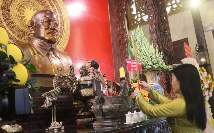 UBMTTQVN tỉnh An Giang dâng hương Chủ tịch Tôn Đức Thắng