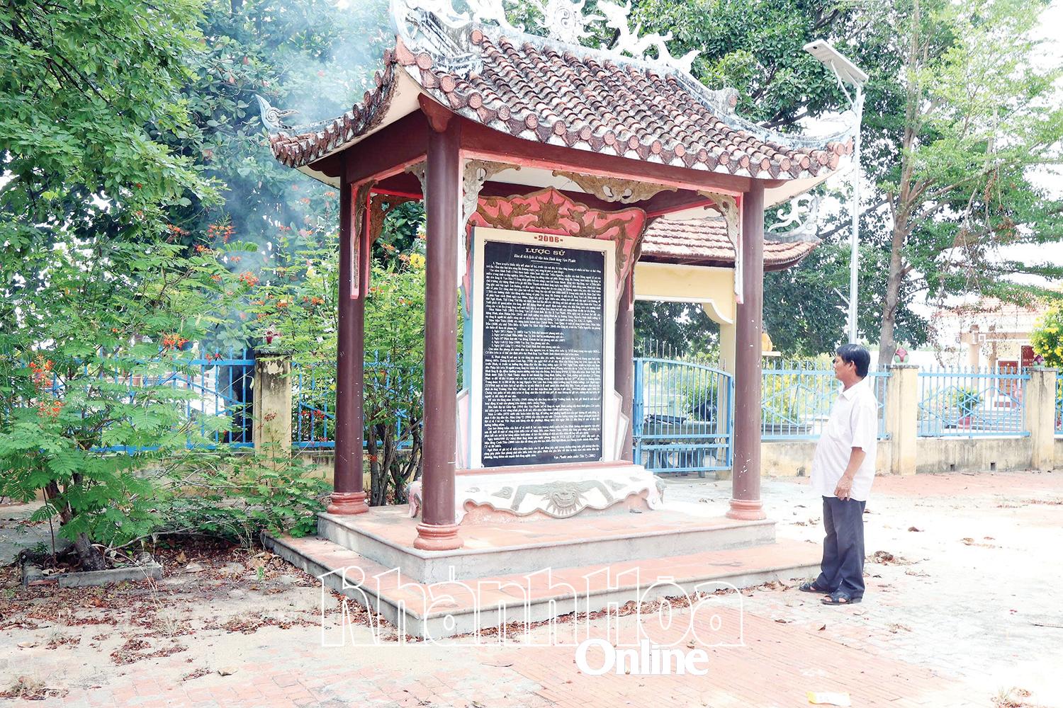 ក្នុងសម័យអាណានិគមបារាំង ផ្ទះសហគមន៍ Van Phuoc (ជាវត្ថុបុរាណប្រវត្តិសាស្ត្រ និងវប្បធម៌ជាតិ) ត្រូវបានផ្សារភ្ជាប់យ៉ាងជិតស្និទ្ធជាមួយនឹងការតស៊ូបដិវត្តន៍របស់បក្ស និងប្រជាជននៅតំបន់ភាគខាងត្បូងនៃខេត្តនេះ។