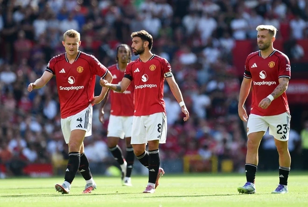Lập kỷ lục tệ hại khi Man Utd thua, HLV Ruben Amorim tuyên bố bất ngờ - 2