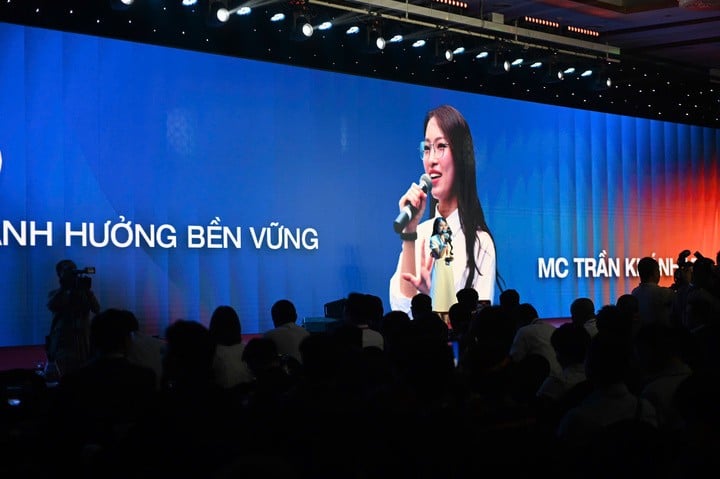 MC Khánh Vy chia sẻ tại sự kiện.