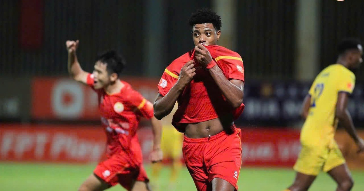 PVF-CAND tạo sốc lớn, ‘song sát’ ngoại binh đánh bại SLNA: Lời chào V-League còn gì ngọt ngào hơn!