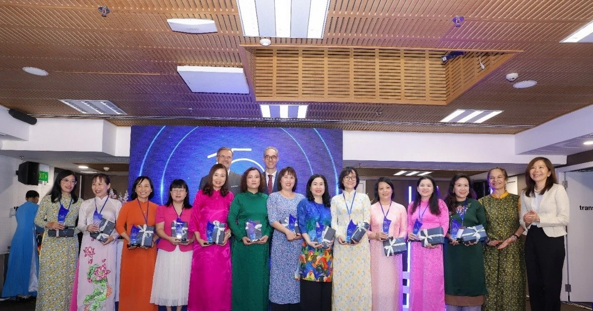 L’Oreal-UNESCO nhận hồ sơ học bổng tôn vinh nhà khoa học nữ