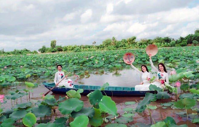 Quảng bá bản sắc văn hóa vùng đất sen hồng