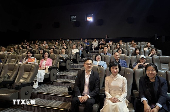 Quang cảnh buổi công chiếu bộ phim &quot;Đào, Phở và Piano&quot; tại Hong Kong (Trung Quốc). (Ảnh: TTXVN)