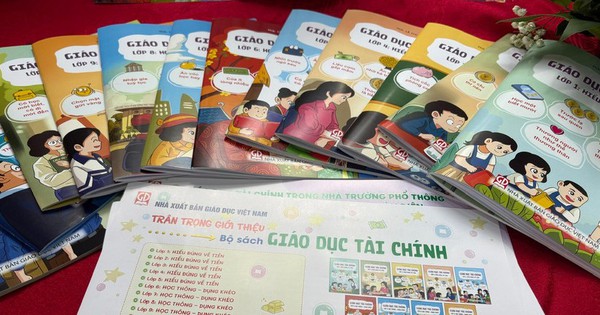 Lần đầu tiên có bộ sách giáo dục tài chính cho học sinh từ lớp 1 đến lớp 12