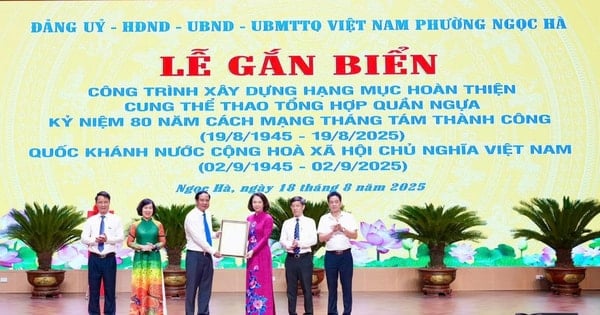 Ngoc Ha Ward posted a signboard for the Quan Ngua Sports Complex project.