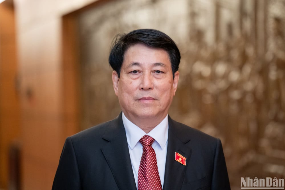 ៨០ឆ្នាំនៃសន្តិសុខសាធារណៈរបស់ប្រជាជនវៀតណាម រួមជាមួយនឹងប្រជាជនក្នុងបុព្វហេតុកសាង និងការពារមាតុភូមិ
