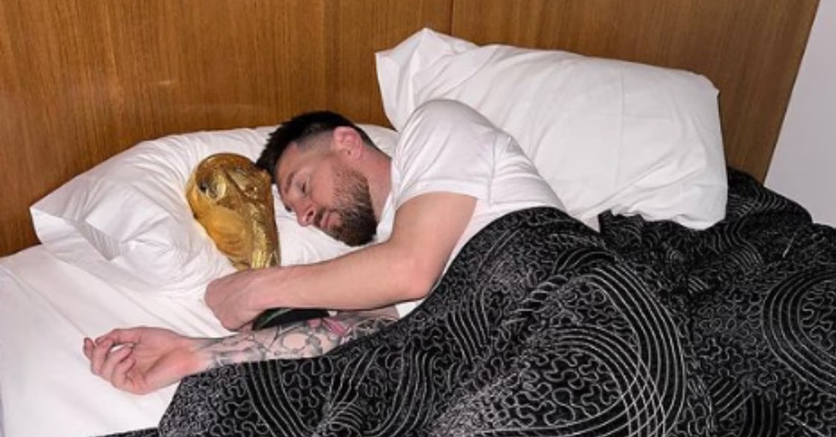 Vì sao Messi, Ronaldo đều ngủ hơn 10 giờ mỗi ngày