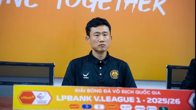 HLV Choi Won-kwon muốn Thanh Hóa vô địch V-League, HLV Đà Nẵng lại chỉ mong trụ hạng- Ảnh 2.